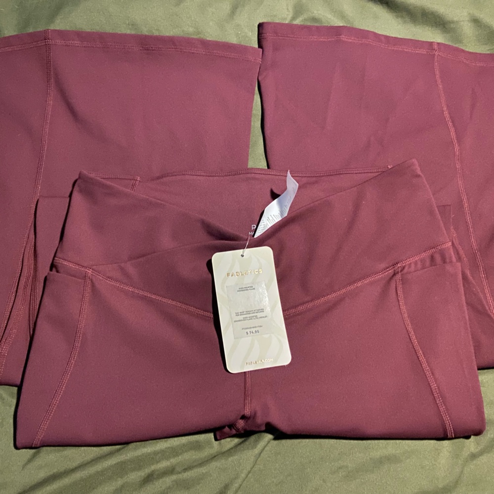 Fabletics Crossover Flares